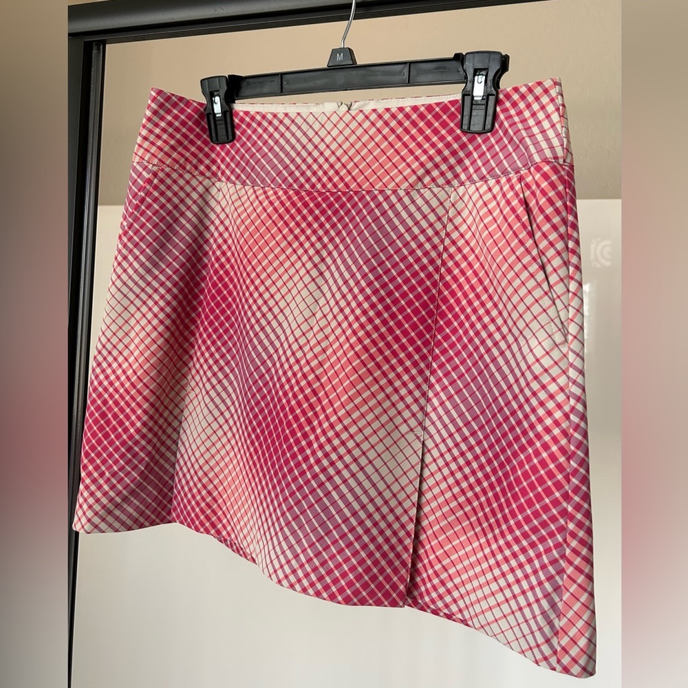 Dri Fit; plaid khaki, pink-purple; side and rear pockets